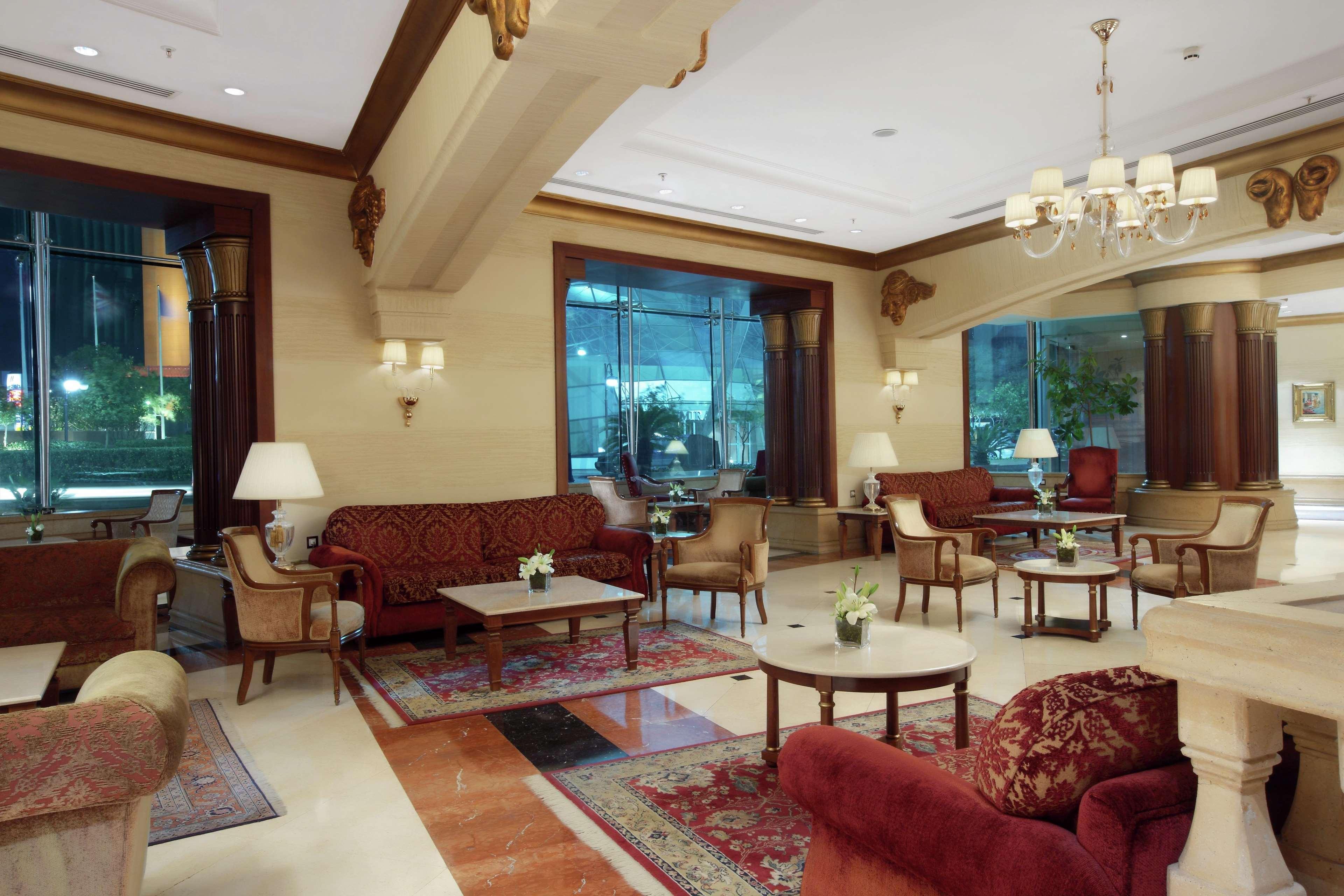 Hilton Beirut Habtoor Grand Hotel Exteriör bild